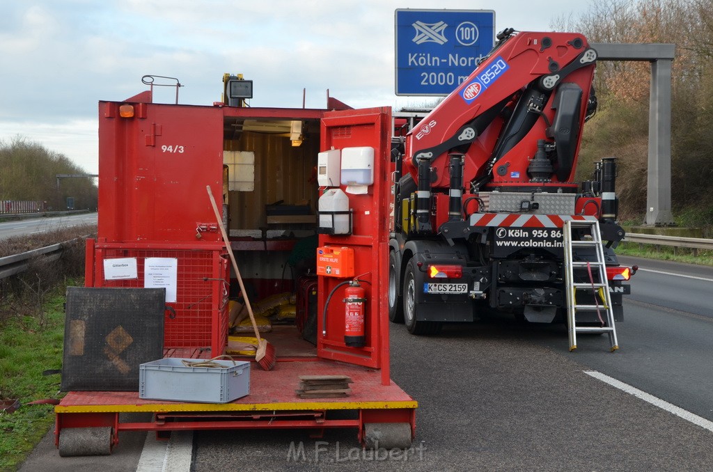 VU LKW umgestuerzt A 1 Rich Saarbruecken Hohe AS Koeln Niehl P098.JPG - Miklos Laubert